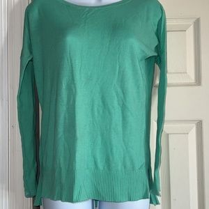 VICTORIA’S SECRET WOMANS TEAL THIN SWEATER